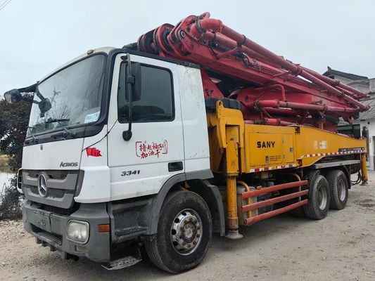 Betonpomp van 46 meter met Mercedes-Benz-chassis