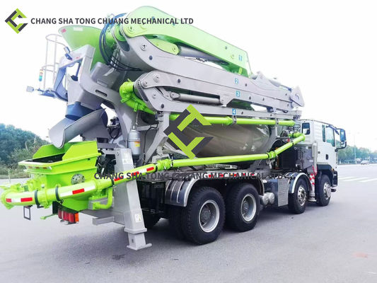 28-4M Betonpomp op vrachtwagen met mixer Vier arm M-vormige vouw Open hydraulische bediening